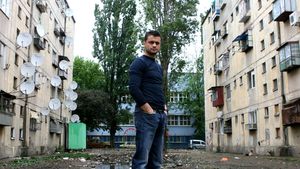 Poveste din Rahova. "JoJo a devenit boxer pentru că i-am spart eu nasul". Ionuț Dan Ion poate deveni sâmbătă al cincilea campion mondial la box profesionist al României