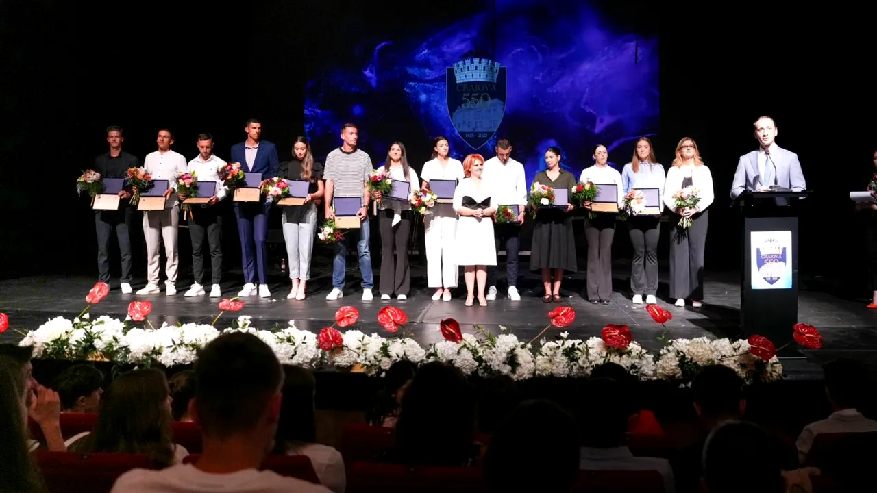Medaliaţii olimpici la canotaj au primit titlurile de cetăţeni de onoare ai Craiovei. Campionul de la Paris, Florin Enache, e fan Mitriţă: „Am Ştiinţa în sufletul meu”