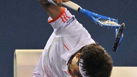 Marcos Baghdatis a fost amendat după ce și-a DISTRUS 4 rachete la ultimul meci!** VIDEO Nebunia cipriotului