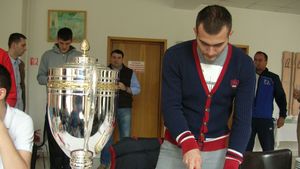 Dolniceanu, sărbătorit la lotul național. Vicecampionul olimpic a împlinit 26 de ani. "Încă nu sunt în cea mai bună formă a carierei"