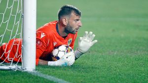 Lukas Zima, gafă de cascadorii râsului în FC U Craiova - Petrolul 2-0. Portarul ploieștenilor a comis o eroare monumentală