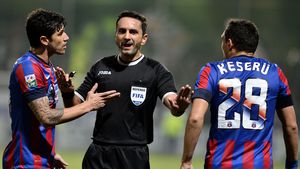 Tănase a revenit la FCSB cu un singur lucru în gând, dar Becali i-a spulberat visul! "Coman trebuie să joace, va fi revelația Europei!". Ce reacție a avut "Dodel": "În gândul lui o fi zis ceva, dar..."