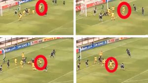 Au ratat din toate pozițiile posibile la aceeași fază. VIDEO GENIAL | Nu o să ghicești vreodată de unde au marcat