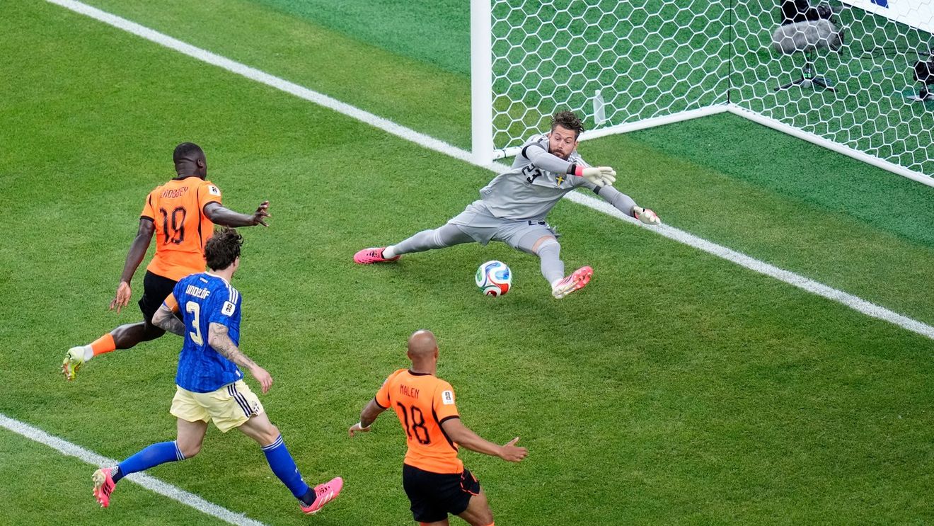 Olanda - Suedia 5-1. Fotbal TOTAL deschis de fratele atacantului care jucat la șapte echipe din România până acum!