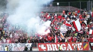 Premieră în România: Dinamoviștii organizează deplasarea la Timișoara cu avionul!