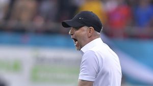 Edward Iordănescu a țipat și a spart tabla din vestiar, după meciul cu Hunedoara! ProSport are mărturia unuia dintre jucătorii de la FCSB | EXCLUSIV
