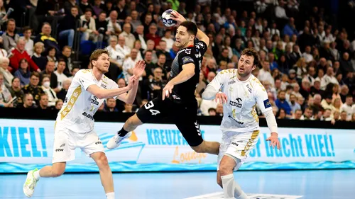 THW Kiel - Dinamo 31-32. „Dulăii” câștigă superb, în ultima secundă! Cum arată o sală de cinci stele la care Bucureștiul doar visează și în care nemții au pierdut în Liga Campionilor după mai bine de doi ani | VIDEO EXCLUSIV