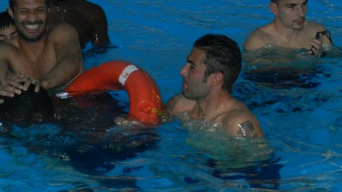 GALERIE FOTO: Mutu se ține de farse în cantonament. Vezi ce a avut curajul să-i facă antrenorului Cosmin Contra!