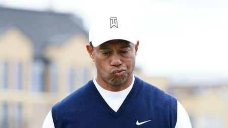 Tiger Woods a dat din nou de belea: fosta iubită, care îi era și angajată, îl acuză pe jucător că a obligat-o să semneze un contract de confidențialitate despre viața lor intimă pentru a nu fi dată afară!