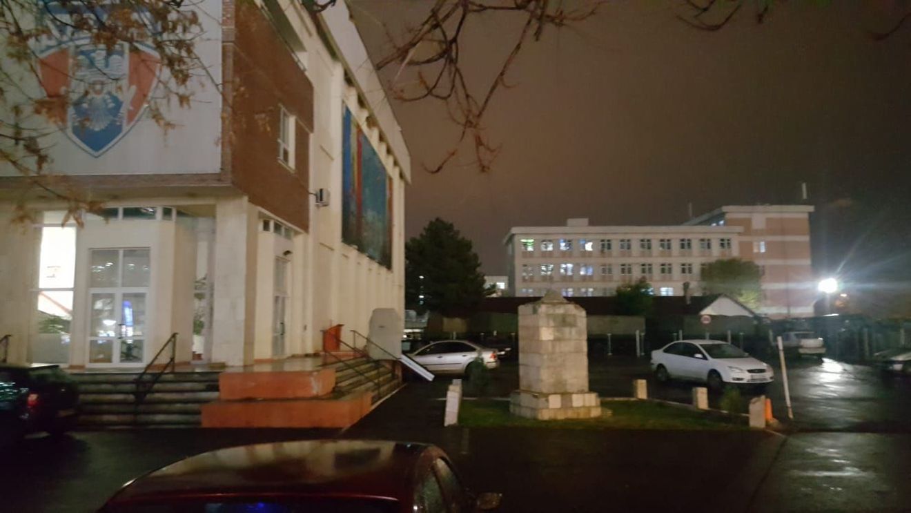 Funcția bate gradul. Capul lui Mihai Viteazul a dispărut peste noapte din fața sălii de sport a CSA Steaua. Explicația ciudată a colonelului Bixi, de ce a rămas soclul gol și unde a ajuns, pe proces verbal, statuia domnitorului