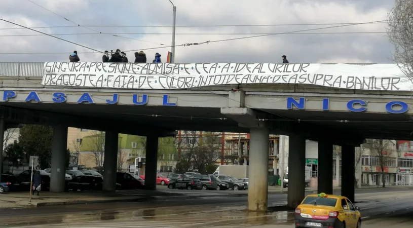FOTO | Revoltă la Iași! Ultrașii echipei Poli Iași au împânzit orașul cu mesaje dure la adresa membrilor Comitetului Director al clubului
