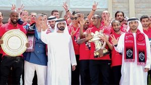 FOTO | Olăroiu, felicitat de șeic pentru trofeele cucerite cu Al Ahli