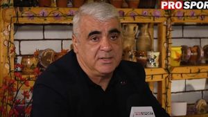 Fabulos! Leo Strizu l-a convins pe Gigi Becali să îl aducă pe Mihai Stoica la FCSB, după o discuție secretă în trei alături de Teia Sponte! Ce nume greu din fotbalul românesc a fost „executat” peste noapte, deși urma să fie prezentat ca președinte | EXCLUSIV VIDEO