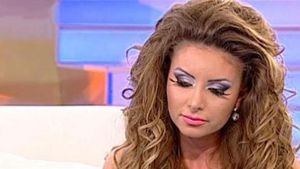 E cea mai ghinionistă vedetă din România! O prezentatoare tv, părăsită din cauza geloziei: "Se tot băga în seamă cu alții"