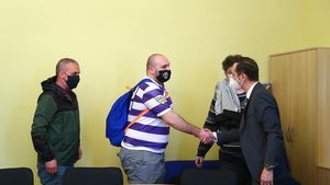 Președintele Consiliului Județean Timiș a întors-o ca la Ploiești pentru noul stadion al Timișoarei! Asaltat de critici, Alin Nica face pe eroul și spune că va elimina pista de atletism, propusă tot de el!