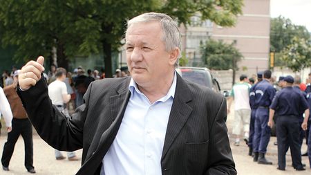 Adrian Porumboiu a fost suspendat patru luni !