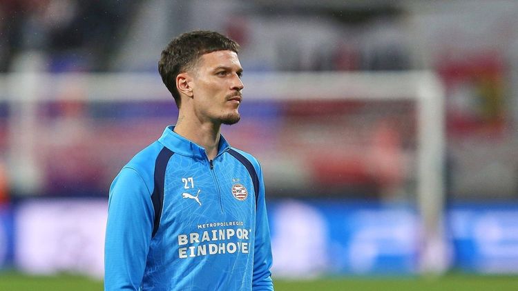 Cum a ajuns Dennis Man o umbră pe banca de rezerve de la PSV. Olandezii explică de ce Perisic și Bajraktarevic i-au luat fața