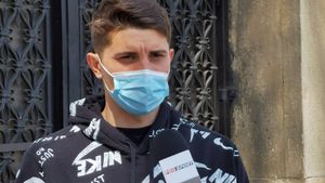 Mihai Eșanu, la pământ după ce l-a băgat în spital pe Bogdan Rusu: „Am mâna în ghips!” Cum s-a produs accidentarea horror