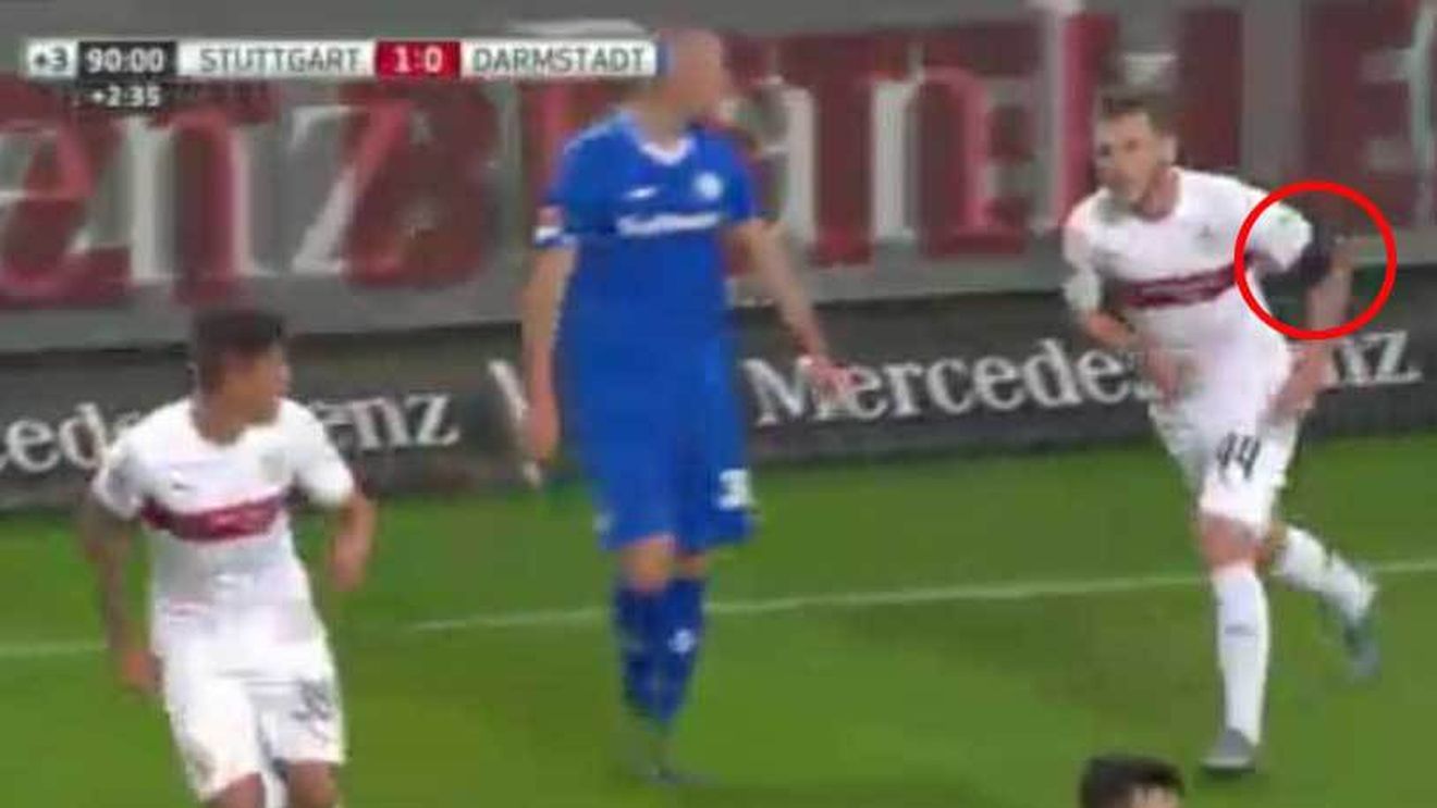 Alex Maxim a contribuit la un gol în Stuttgart - Darmstadt 2-0. Internaționalul român a purtat o banderolă neagră, în memoria victimelor de la club Colectiv
