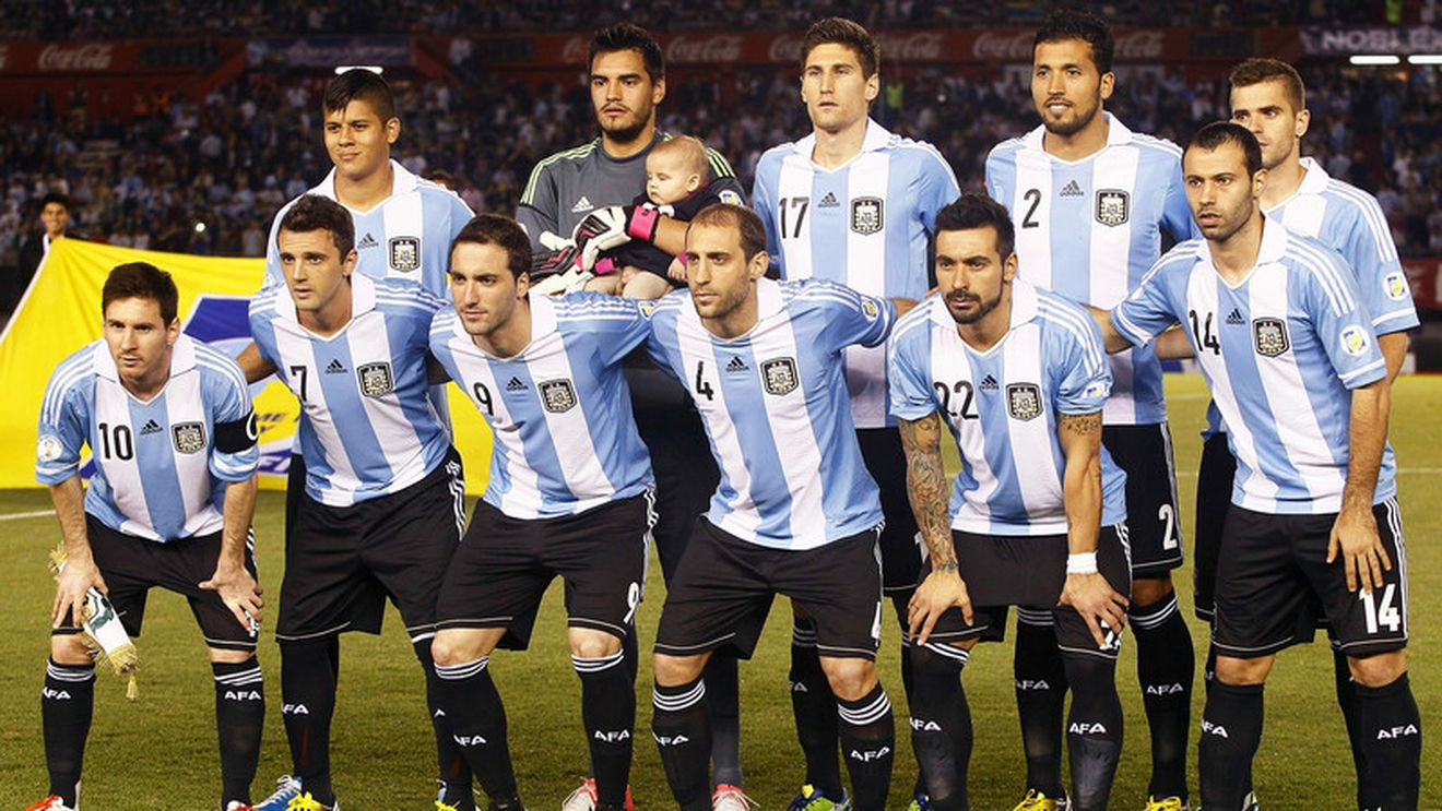O legendă a Argentinei "dă din casă". Messi nu este liderul în vestiar. Cine face "gălăgia" și cine este "DJ-ul"