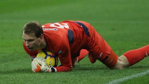 Arlauskis a dezvăluit pe cine ajută jucătorii CFR-ului din primele încasate!