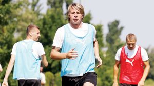 Rapid, ca-n LEGIUNE!** Calvarul fotbaliștilor din Grant va continua încă o lună