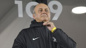 Dan Șucu i-a dat marea lovitură lui Gigi Becali și i-a luat fotbalistul de sub nas: „S-a văzut cu el”
