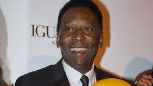 Cum ar fi? :) La 75 de ani, Pele și-a anunțat revenirea pe terenul de fotbal. Nu oriunde, ci la Jocurile Olimpice: "Am 5 luni la dispoziție să ma pregătesc"