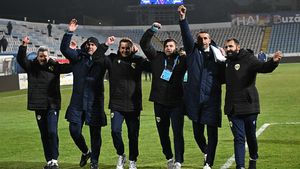 „Când îți cere familia ajutorul, îl oferi”. Mehmet Topal, discurs lacrimogen despre revenirea la Petrolul Ploiești