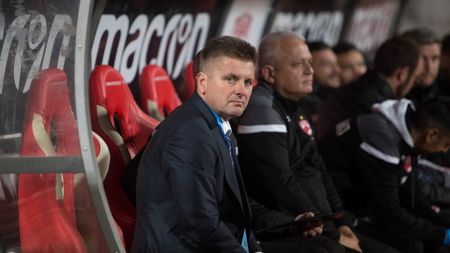 OFICIAL | Dinamo a transferat un fundaș central din Liga 2! ”A intrat în programul de pregătire al echipei!”