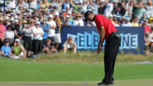 Tiger Woods, spitalizat după un accident rutier!