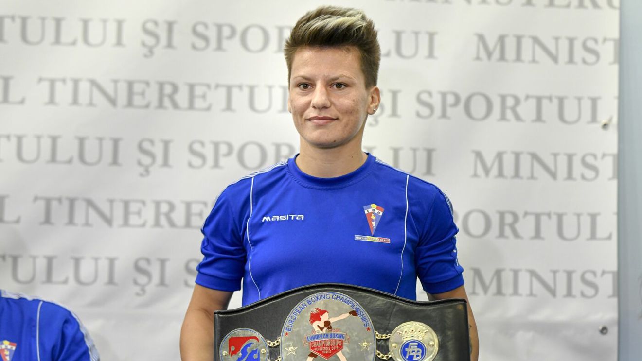 Gafă colosală pe pagina de Facebook a COSR: vicecampioana mondială la box Lăcrămioara Perijoc, confundată cu controversata Luminița Perijoc, poreclită de presa tabloidă „Violatoarea de taximetriști”