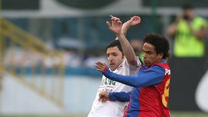 Îl mai știi pe Elton? Fosta mare speranță a lui Gigi Becali, găsită de MM Stoica în Brazilia, a prins transferul carierei la 33 de ani