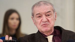 Gigi Becali a găsit atacantul pe care îl vrea la FCSB. A rostit numele vârfului de la Universitatea Craiova: „Mă aude finul și se ia după mine”