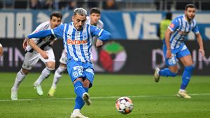 Universitatea Craiova - U Cluj 1-0, în etapa 25 din Superliga. Oltenii se apropie la două puncte de formația ardeleană, iar FCSB poate termina runda pe primul loc