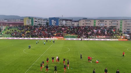 Blestem violet? După ce FC Argeş a mutat meciul cu Dinamo de la Piteşti din cauza problemelor cu nocturna, instalația de la Mioveni a picat la încălzire! Panică printre gazde | FOTO