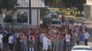 Suporterii dezmint afirmațiile lui AMP:** "Nu am amenințat pe nimeni. Suferă de mitomanie gravă!"