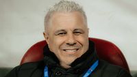 Marius Şumudică e convins că Mirel Rădoi va fi dat afară dacă va continua să ceară transferuri masive: „E deja pe avion!”