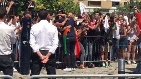 VIDEO | Momente fabuloase la întâlnirea lui Buffon cu suporterii. Cum și-a luat rămas bun de la fani