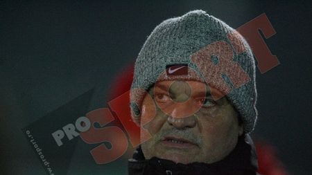 Din pat, direct la meci!** Au dispărut "chefliii", paparazzii intră în șomaj, vin surprizele plăcute din partea lui Andone