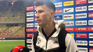 Toată lumea a râs de el când a dat primul interviu, dar de atunci Tavi Popescu a prins mai mult curaj! Câte clase are, de fapt, fotbalistul cu care Gigi Becali vrea să dea lovitura: „Se descurca decent la școală”