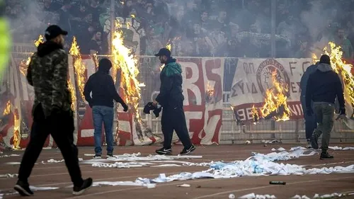 FOTO & VIDEO | Incidente la Panathinaikos - Olympiakos. OFICIAL: Ultrașii au făcut haos, derby-ul Greciei nu se mai reia din cauza incidentelor violente. Prima ipoteză: 0-3 la masa verde și șase puncte depunctare