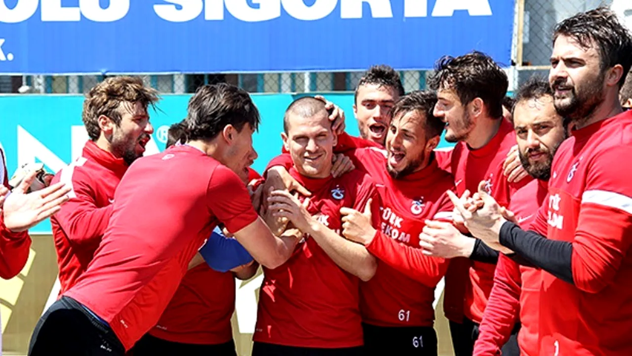 Bourceanu, sărbătorit de colegi în cantonamentul lui Trabzon: 