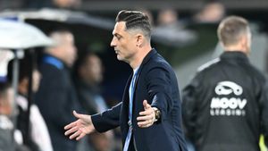 Dan Petrescu i-a predat încă o lecţie lui Mirel Rădoi, după ce antrenorul oltean îl atacase: „Prefer să pierd, decât să câștig de maniera asta!”