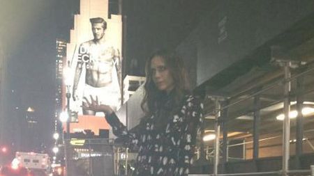 FOTO** Victoria Beckham, poza "indecentă" cu soțul ei pe un bulevard din New York :)