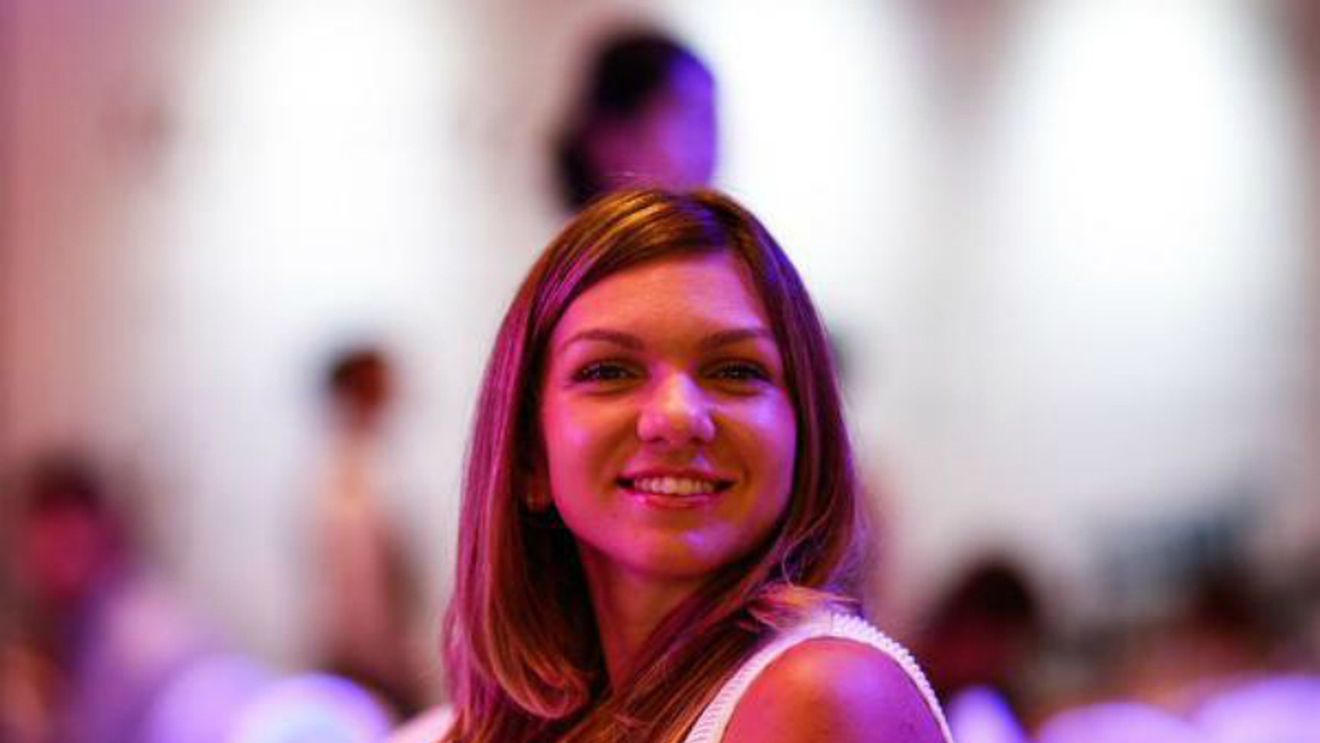 "Nu sunt de nici 20 de minute la Singapore și... Priviți ce 'pradă' am!" Primul lucru pe care l-a făcut Simona Halep după ce a ajuns la Turneul Campioanelor