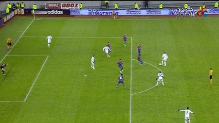 Steaua are motive să pună necalificarea pe seama arbitrilor. FOTO | Roș-albaștrii au cerut ofsaid la golul marcat de Yarmolenko