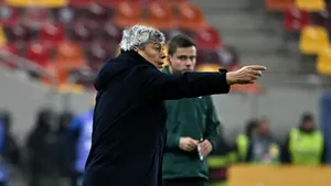 Mircea Lucescu a făcut prăpăd după decizia UEFA de la România – Kosovo: „Meciul trebuia oprit după 15 minute, nu să stăm o oră să ne umilească în asemenea hal și să distrugă cabina!” EXCLUSIV