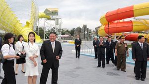 Soția lui Kim Jong Un a fost văzută din nou, după o dispariție de un an și jumătate. Fosta majoretă a atras privirile cu un obiect „interzis” pe care-l purta cu mândrie