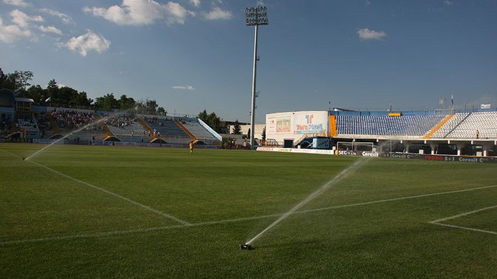 Fostul stadion al Gloriei Bistrița a fost scos la vânzare. Cât costă și cine vrea să-l cumpere: "Sperăm că o vom transforma într-o bază profitabilă"